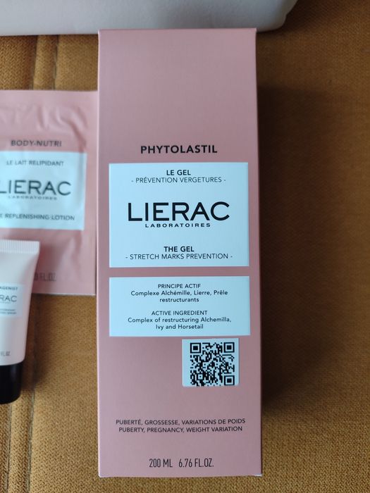 Lierac Phytolastil Гел за тяло 200 мл + мини кремчета, всичко в страхотен несесер + подарък