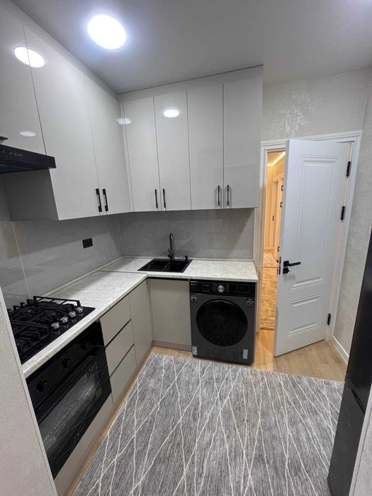 *Авиагородок 4ком квартира в центре,До Ц1 500 Метров ,Под ключ +балкон