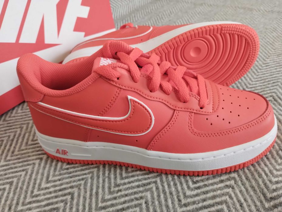 Nike Air Max Red маратонки номер 37.5