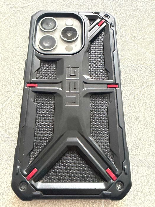 Продавам: iPhone 15 Pro - 128GB + UAG Кейс + Скрийн протектор