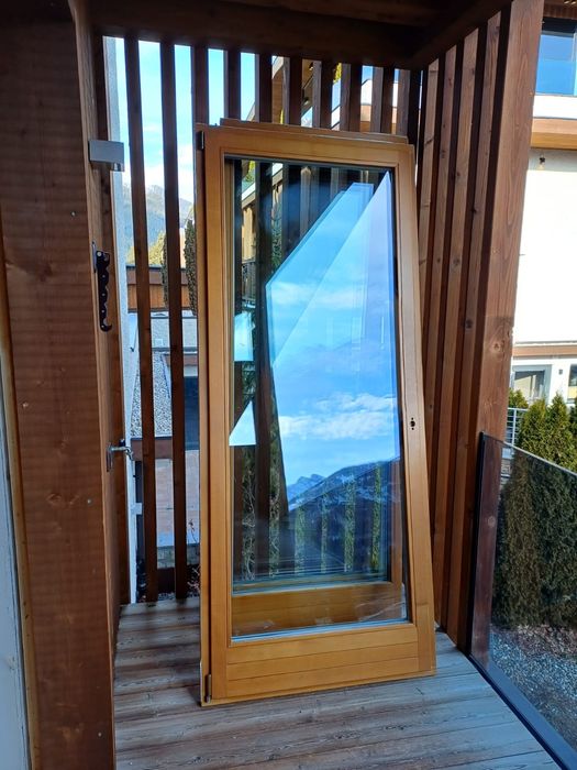 Ferestre si usi lemn stratificat