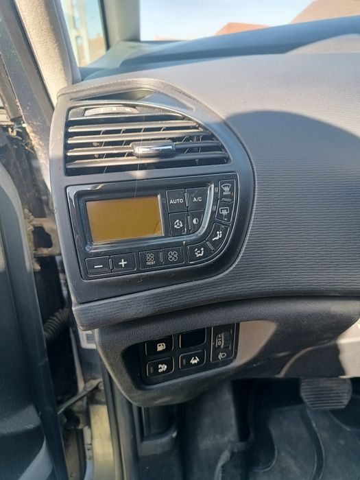 Vând Citroen C4 grand picasso