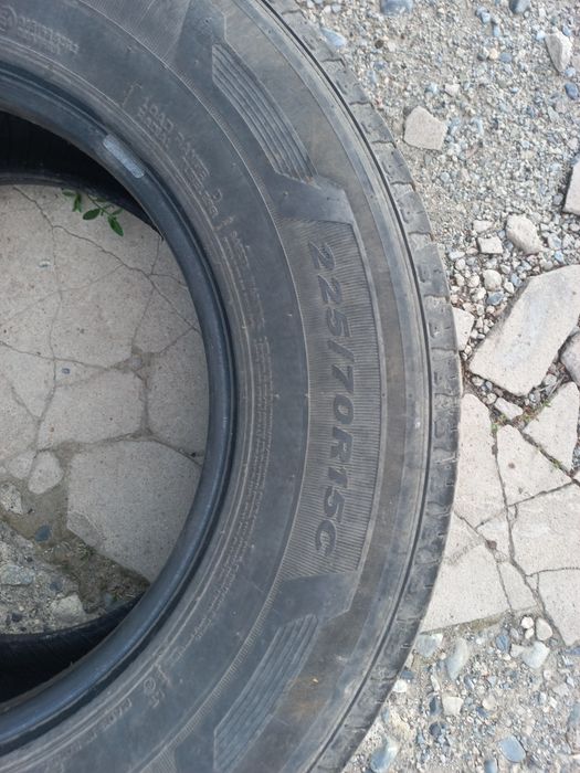 Продам летнюю резину 225/70/R15