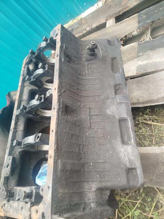 Продам запчасти на зил