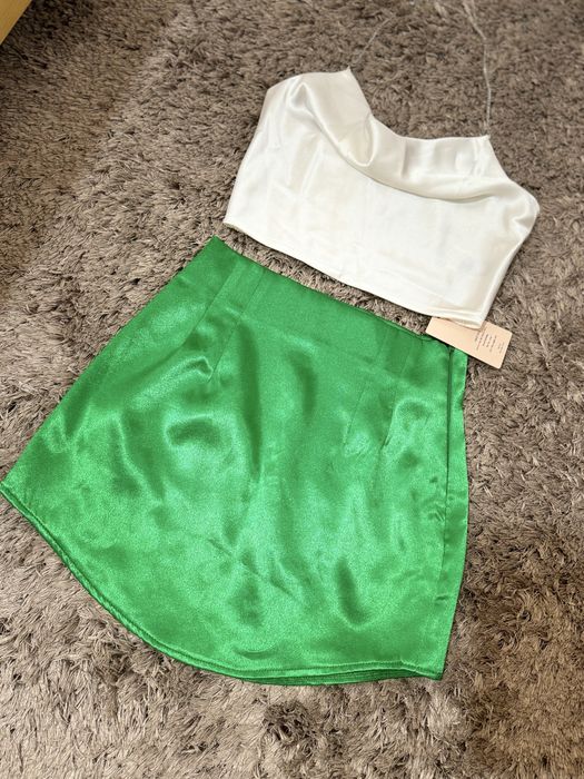 Дамски сатенен сет пола и топ