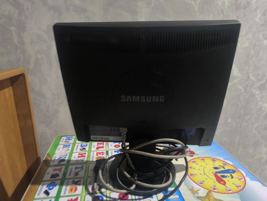 Продам    монитор