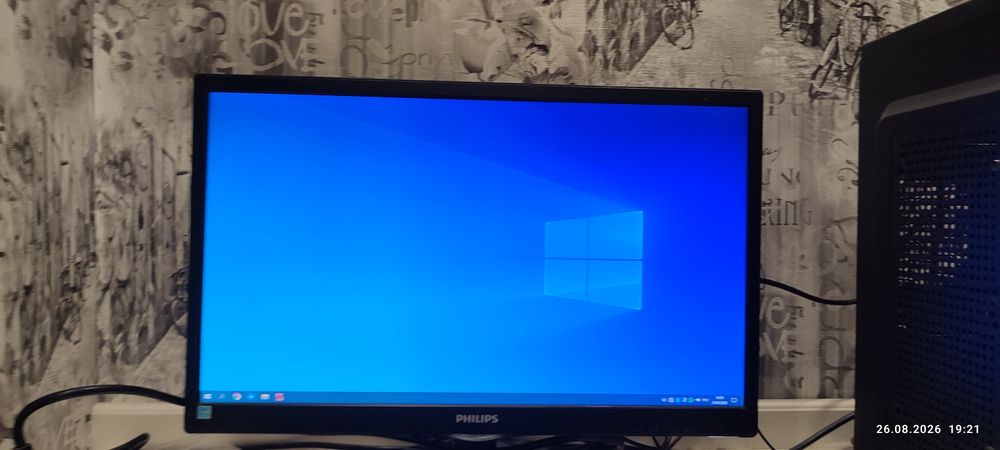Продам мониторы  21"5