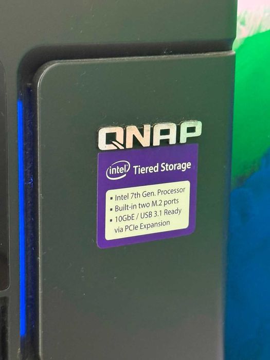 QNAP TVS-882 NAS profesional, 8 bay Intel 7th Gen, M.2, 10GbE ready, cu HDD Seagate IronWolf