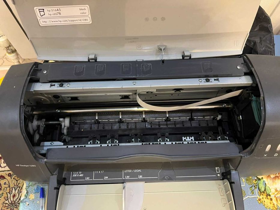 Продается цветной принтер HP Deskjet 1280