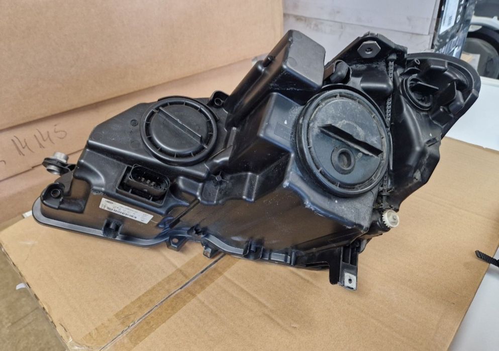 Фар за Мерцедес W212