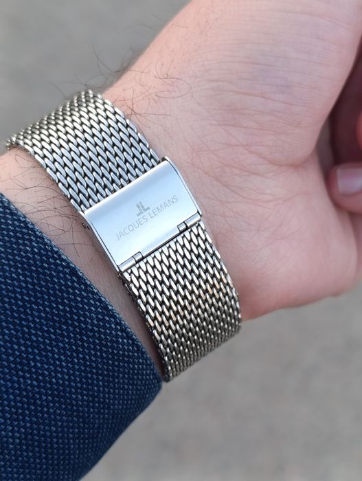 Jaqsue Lemeans соат сотилади