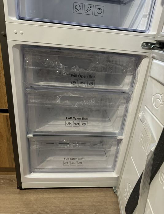 Холодильник Samsung