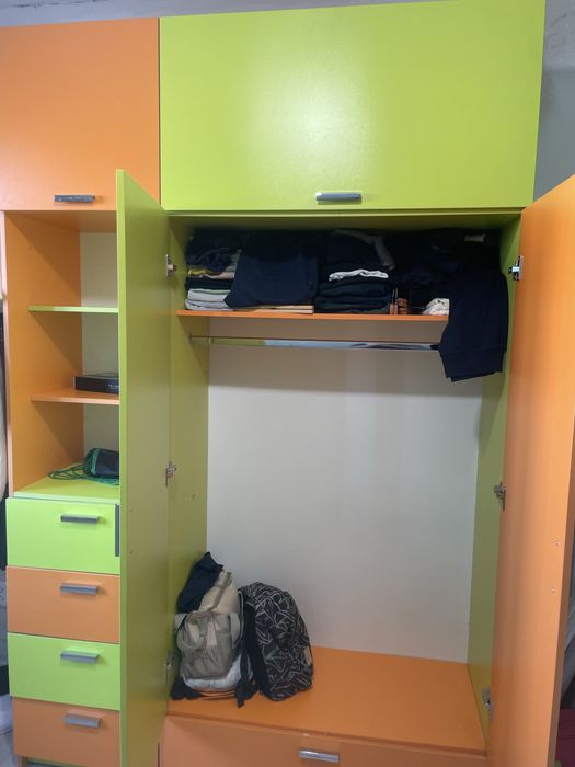 Детский шкаф в хорошом состоянии