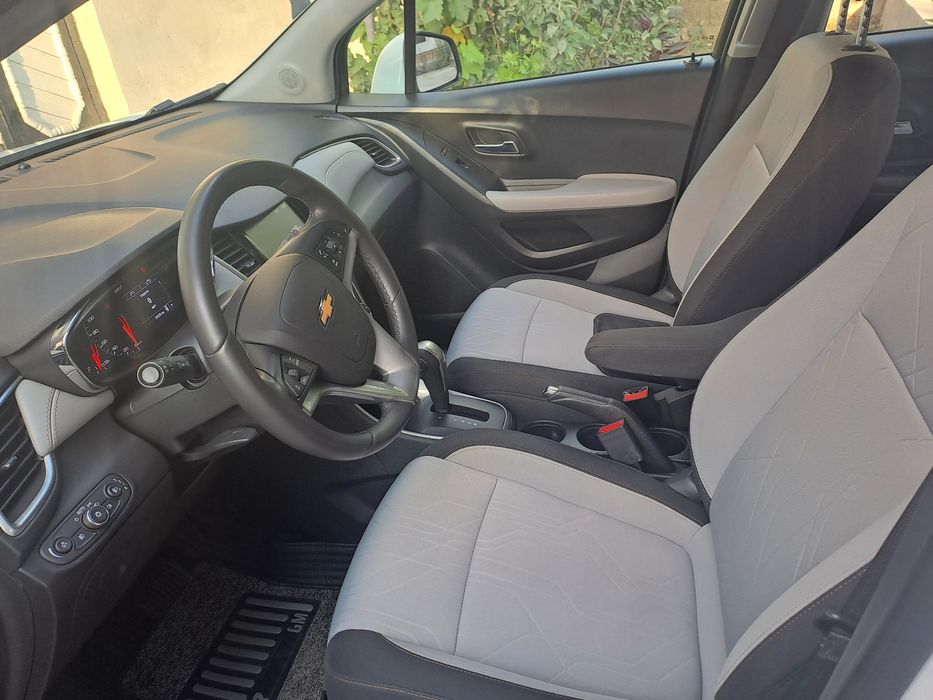 Chevrolet Tracker sotiladi yili  2020 30ming benzin xolati ideal