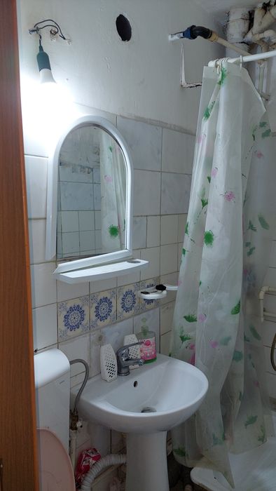 Vând în rate garsoniera!