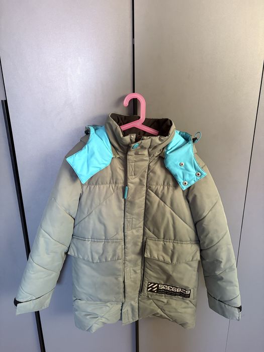 Продам куртку үа мальчика