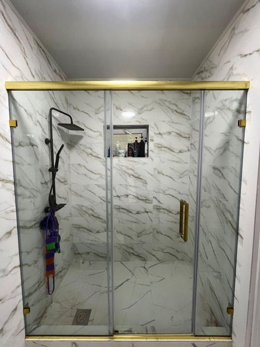 Душевые кабины стеклянные перегородки