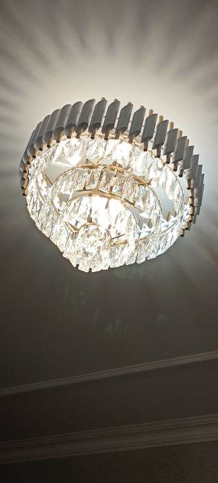 Люстра хрустальная в зал