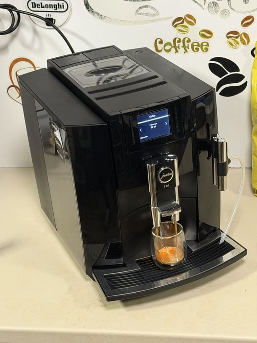 Кафемашина кафе автомат JURA E8 с гаранция