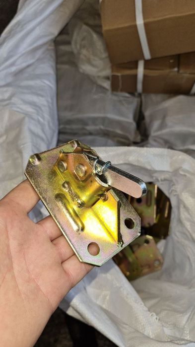 Зажим для опалубки клуч