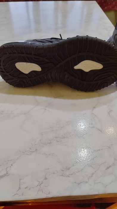 Маратонки номер 40