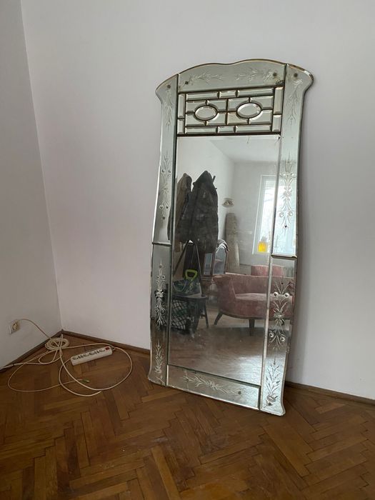 Oglinda veche interbelica