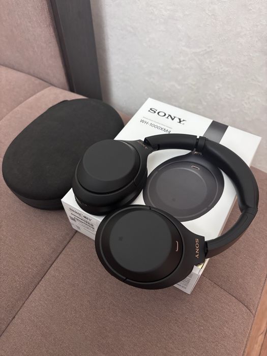 Наушники Sony WH-1000XM4