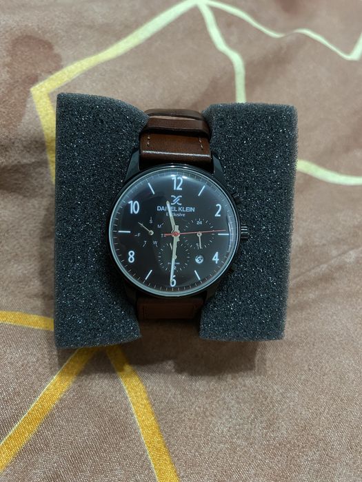 Vand ceas nou pret 250 de lei