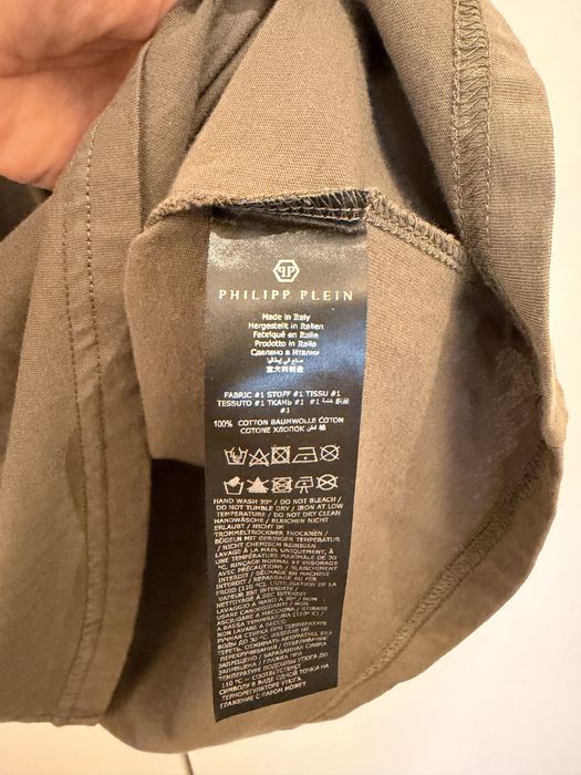 Почти нова тениска Philipp Plein размер L милитари зелено