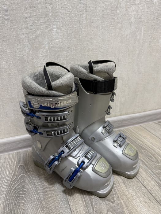 Детские горонолыжные ботинки