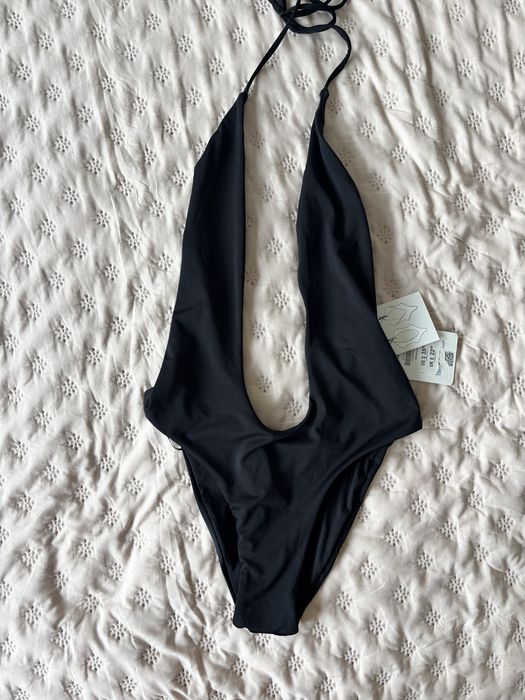 Costum de baie noua cu eticheta Bershka