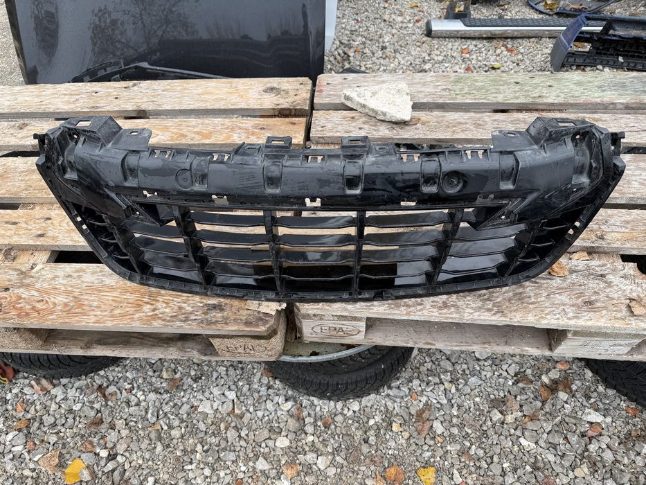 Решетка Isuzu D-Max