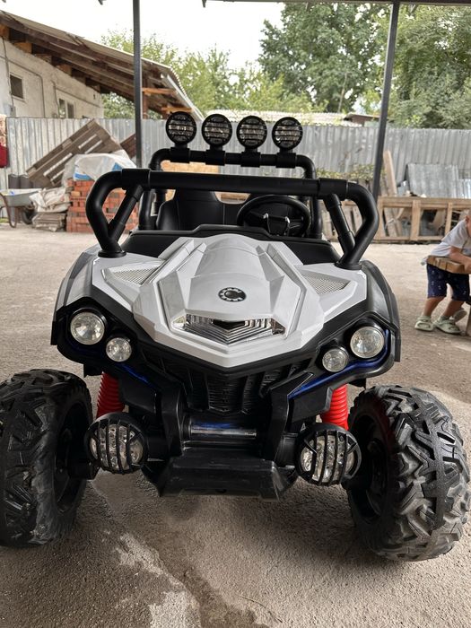 Продам детскую машинку