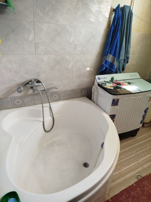 Srochna uy sotiladi. Samarqand Jomboy sentr Uy tuman markazida