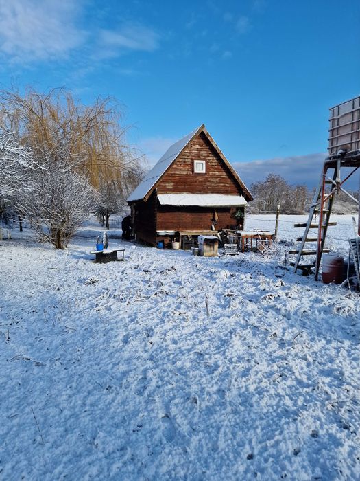 Vand teren intravilan 2500 mp, 18 m front stradal.