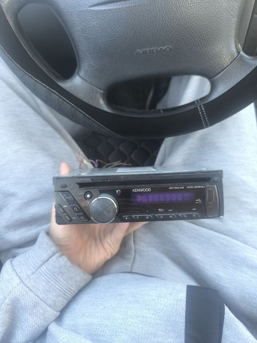 Продам магнитолу Kenwood оригинал
