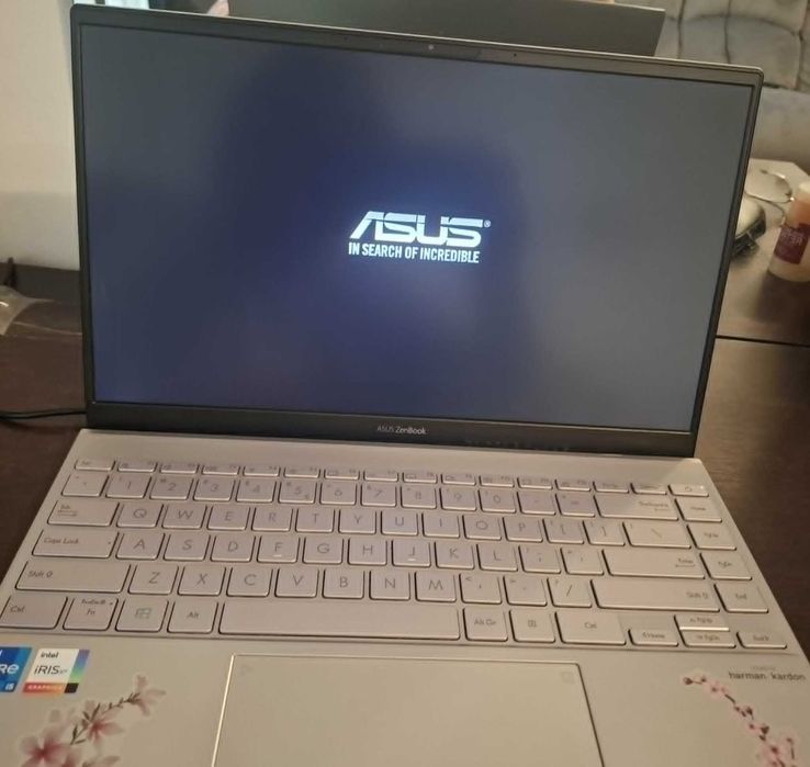 Vand laptop Asus stare perfecta