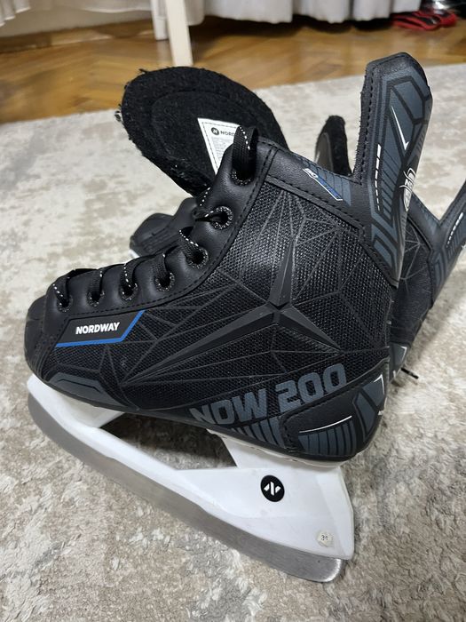 Продаю хокейные коньки 35 размер