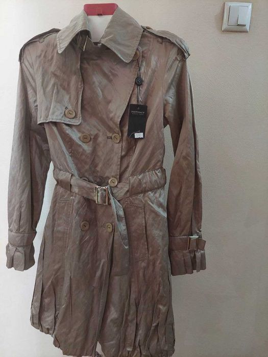 Продаётся  новый плащ