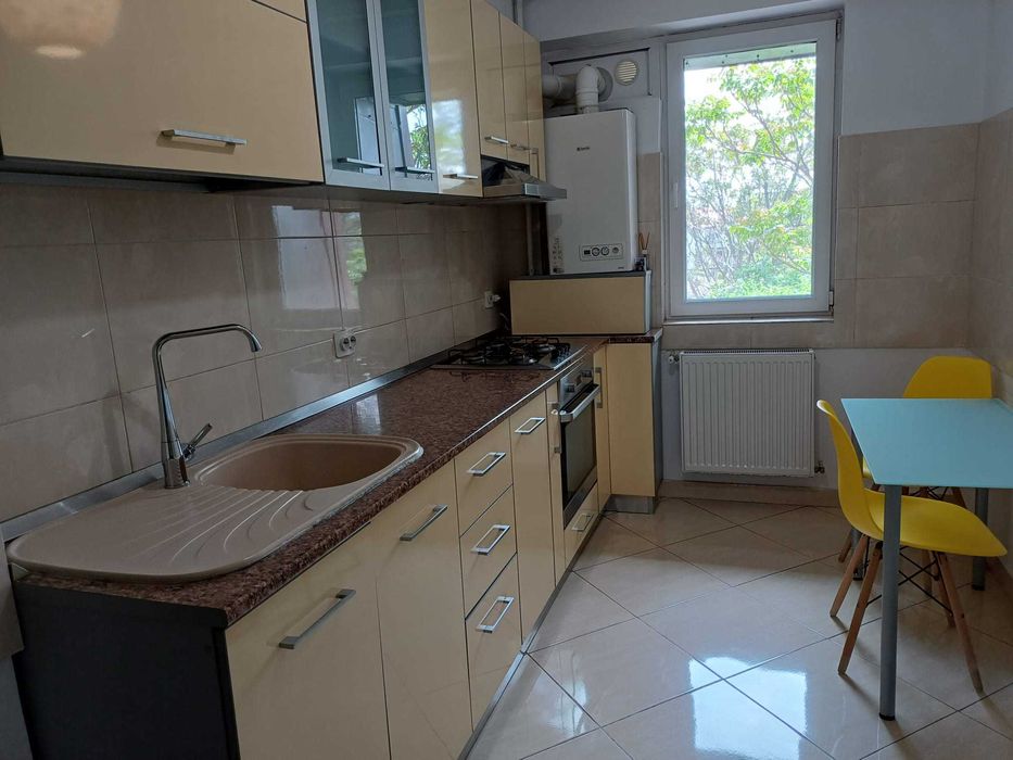 Proprietar Inchiriez apartament 2 camere la 50m de metrou Aparatorii Patriei