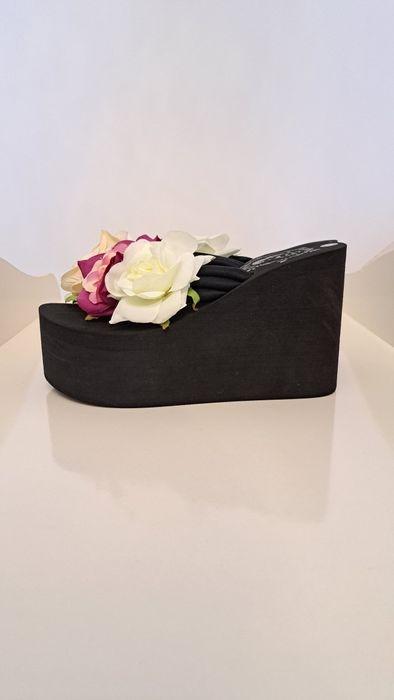 Женская летняя удобная обувь 38 размера.