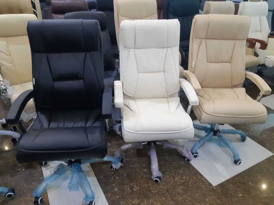 Офисное кресло   Leonardo