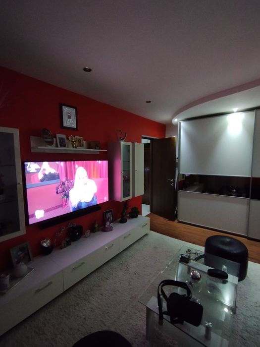 Inchiriez apartamanet 2 camere Bl Decebal