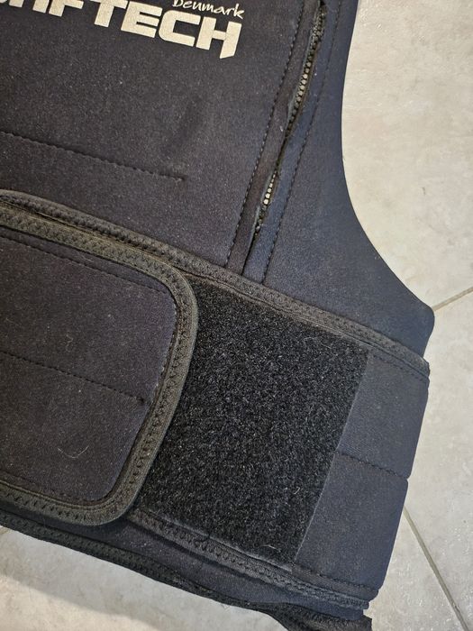 Жилетка за сърфиране