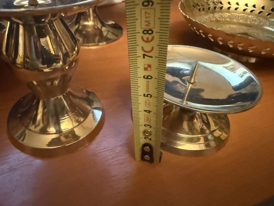 Бронзови чинии и фруктиера , свещници , купичка и пепелник