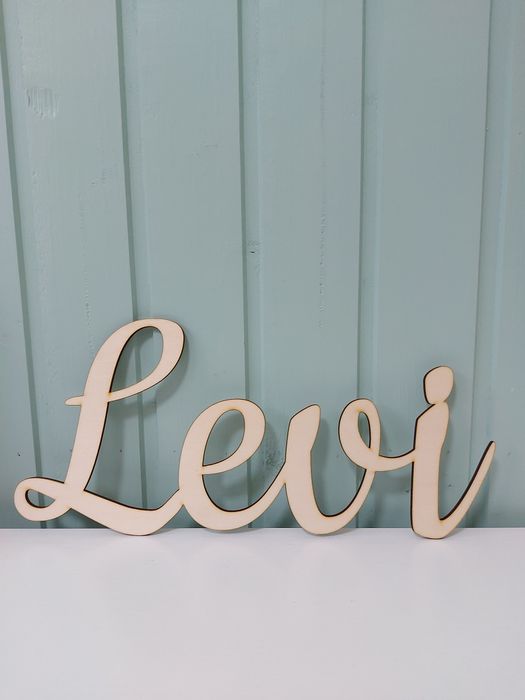 Nume personalizat din lemn