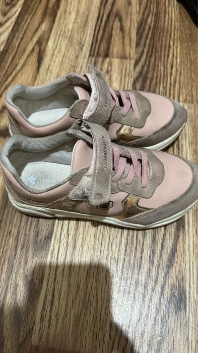 Продаю обувь для девочек