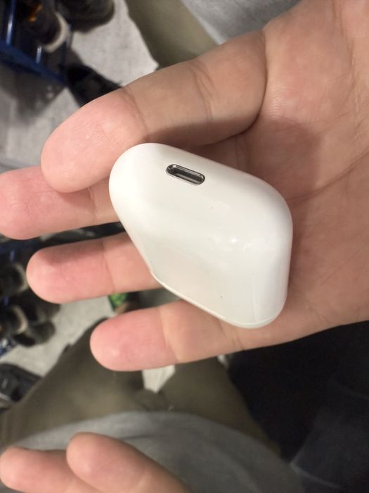 Кейс airpods оригинал