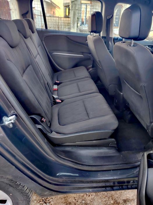 Opel Zafira E6. 2015