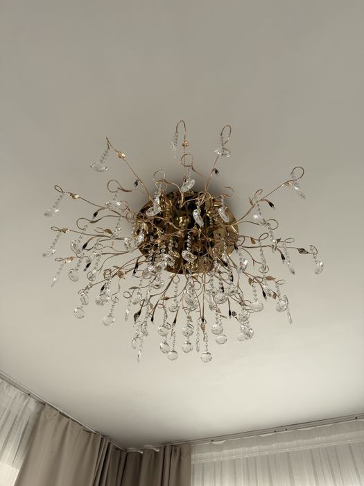 Люстра в отличном состоянии